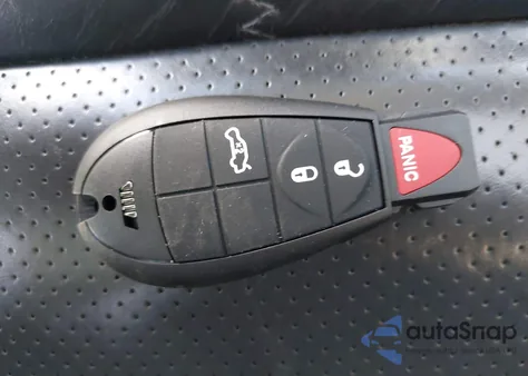 2010 Jeep Commander Limited z USA, uszkodzony, nr VIN 1J4RG5GT6AC153203